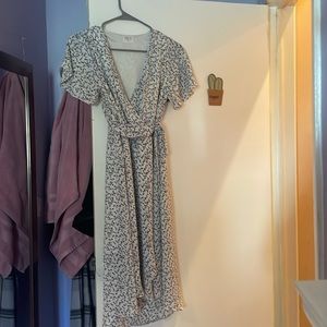 Sienna sky spring dress size small